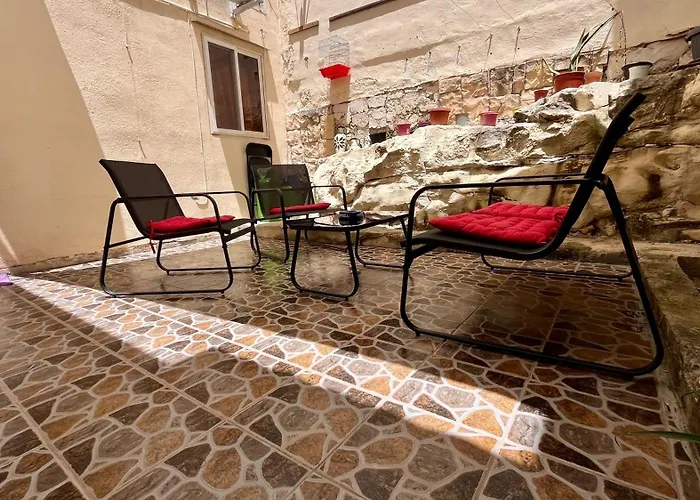 Rita House Cozy Stay Near Malta Airport, Paola